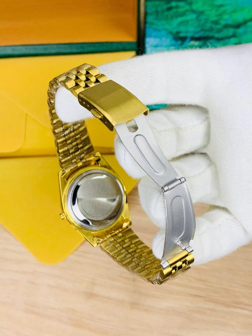 Luxury Two Tone Watch With Date Adjustment